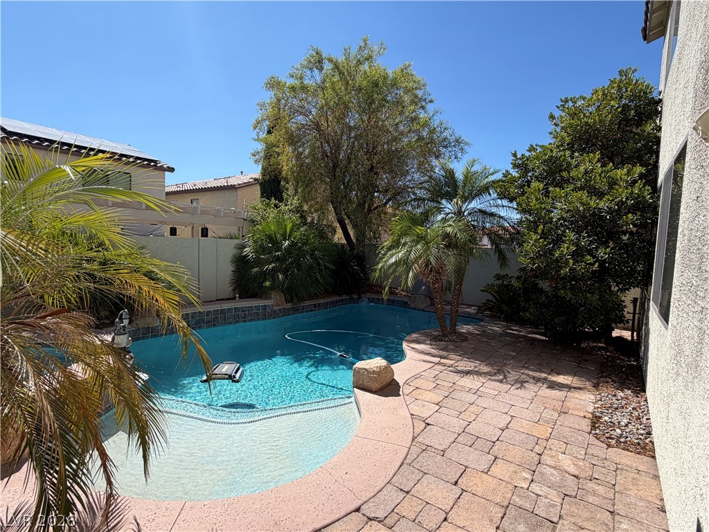 5558 Golden Palms Court Property Photo 26