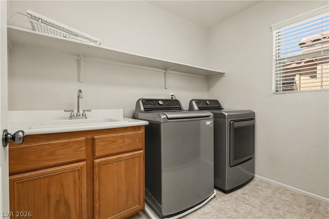 5558 Golden Palms Court Property Photo 34