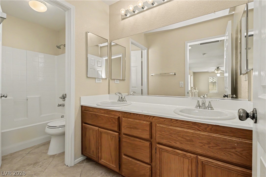 5558 Golden Palms Court Property Photo 38