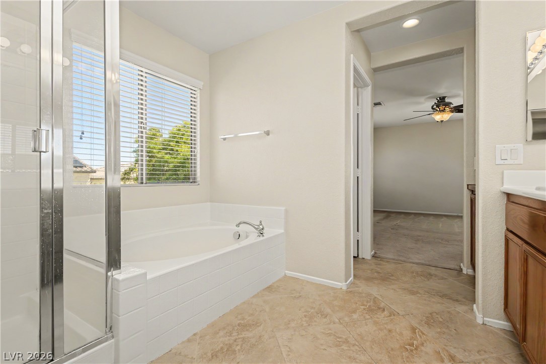 5558 Golden Palms Court Property Photo 47