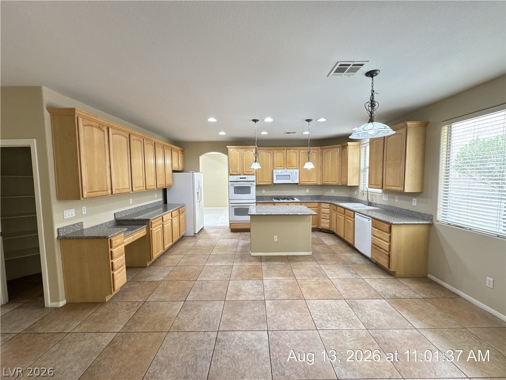 2768 Craigmillar Street Property Photo 10