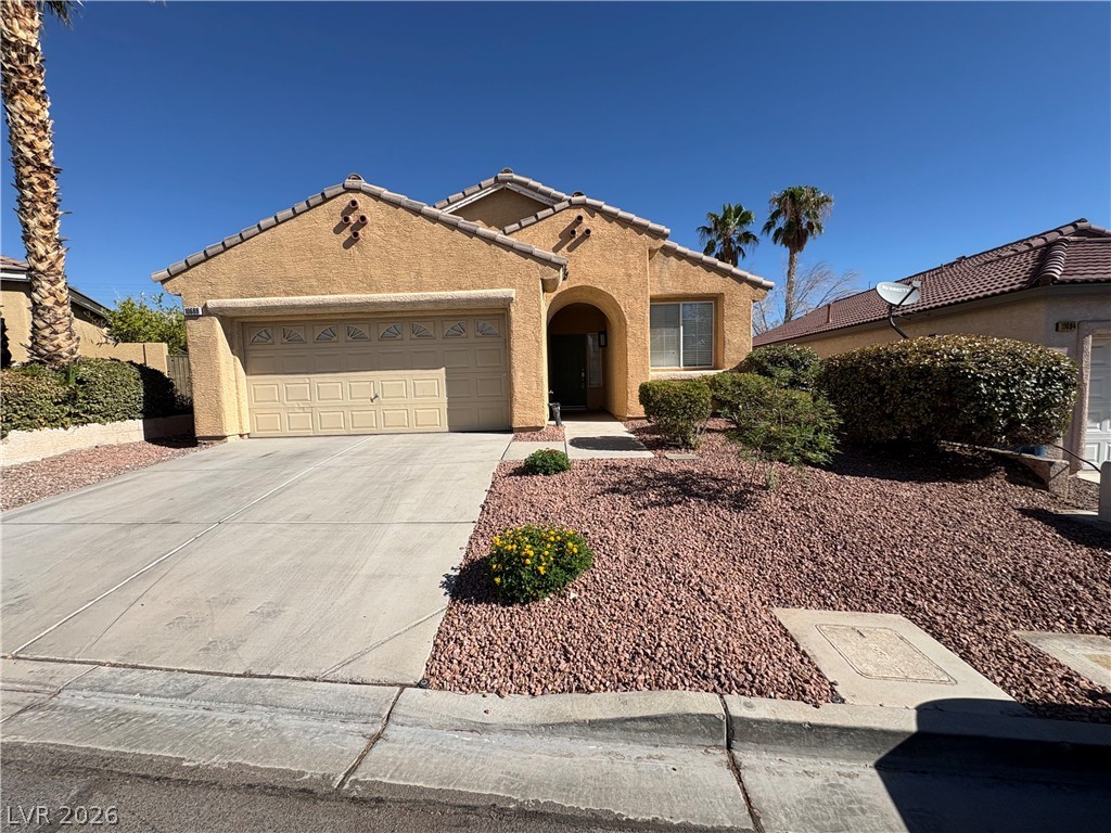 10688 Oak Crest Avenue Property Photo 2