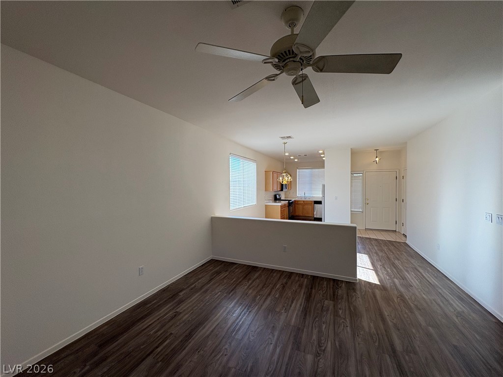 10688 Oak Crest Avenue Property Photo 3