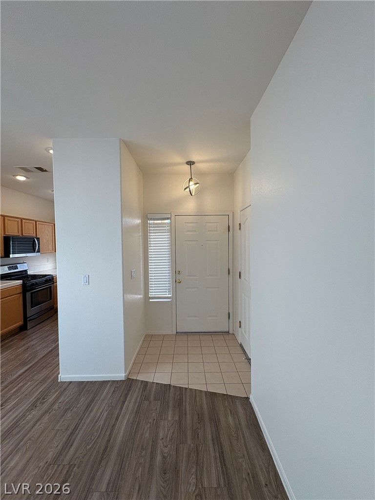 10688 Oak Crest Avenue Property Photo 4
