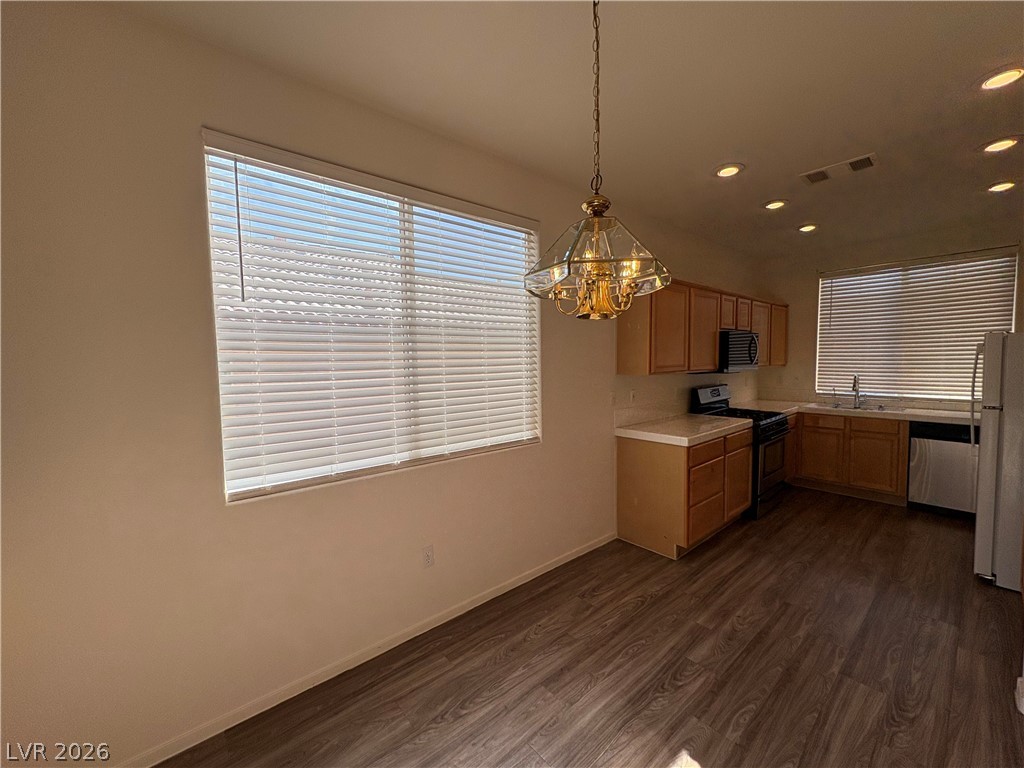 10688 Oak Crest Avenue Property Photo 6