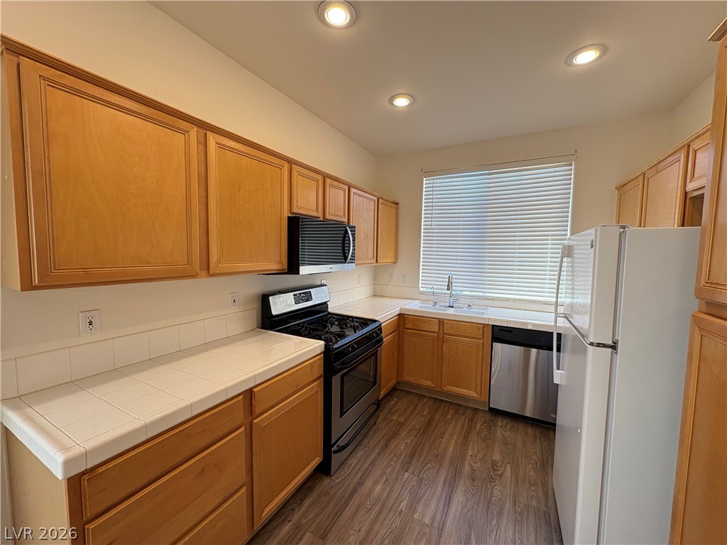 10688 Oak Crest Avenue Property Photo 8