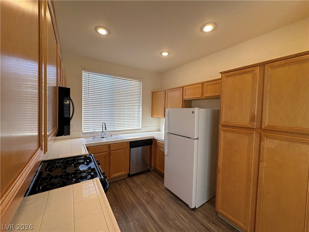 10688 Oak Crest Avenue Property Photo 9