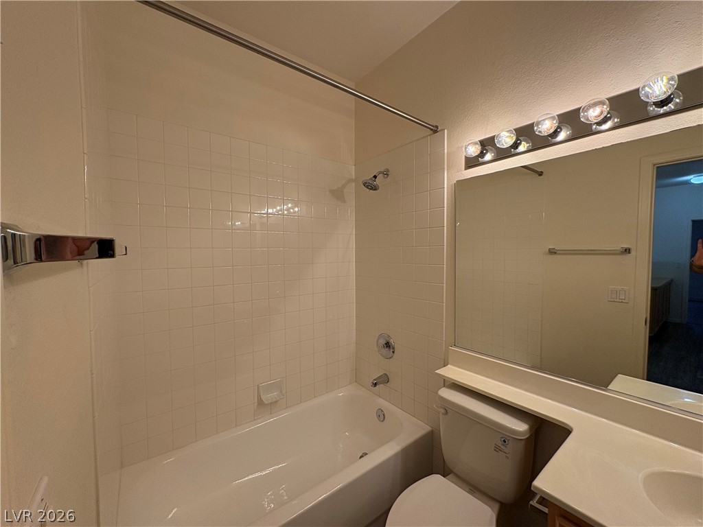 10688 Oak Crest Avenue Property Photo 23
