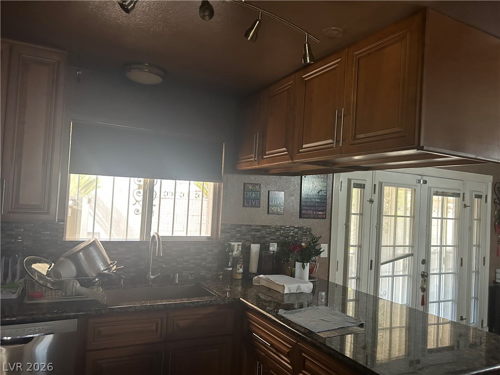 5820 La Jolla Way Property Photo 4