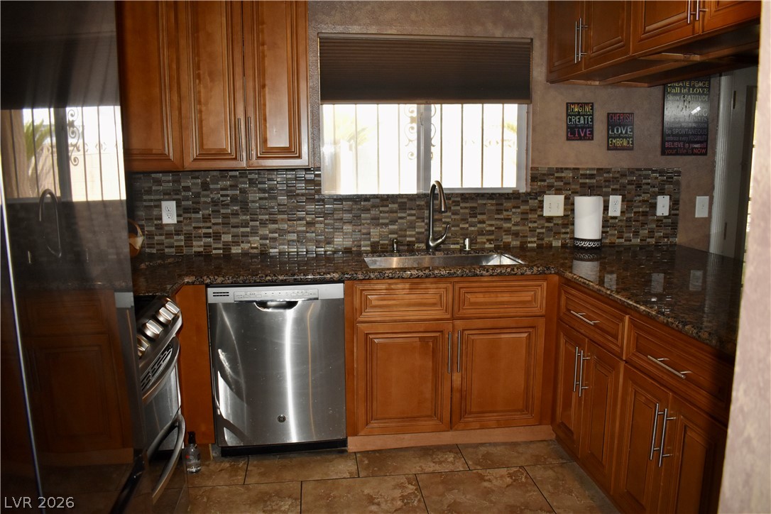 5820 La Jolla Way Property Photo 13