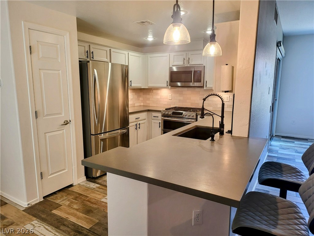 L 6868 Sky Pointe Drive 1047 Property Photo 11