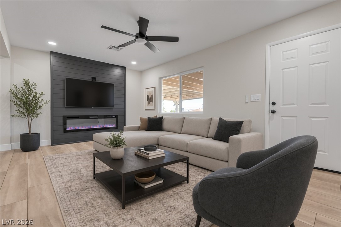 472 National Street Property Photo 2