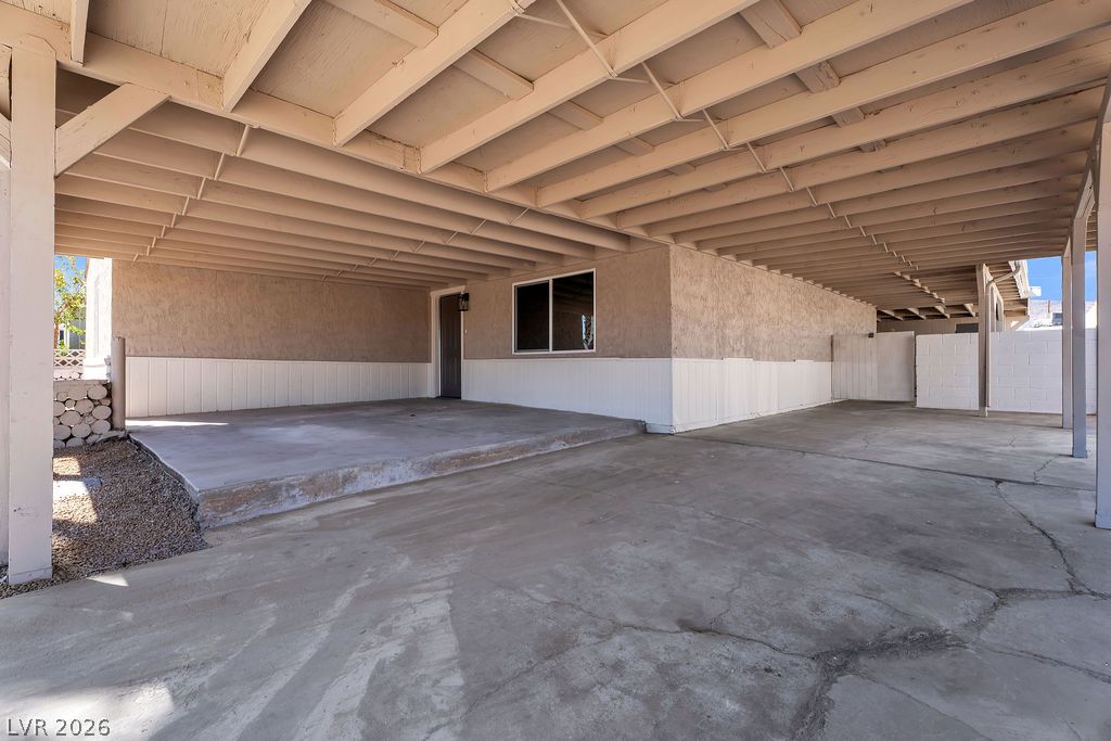 472 National Street Property Photo 11