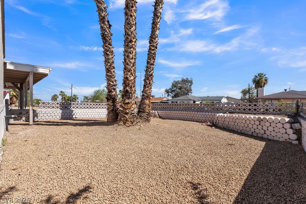 472 National Street Property Photo 14