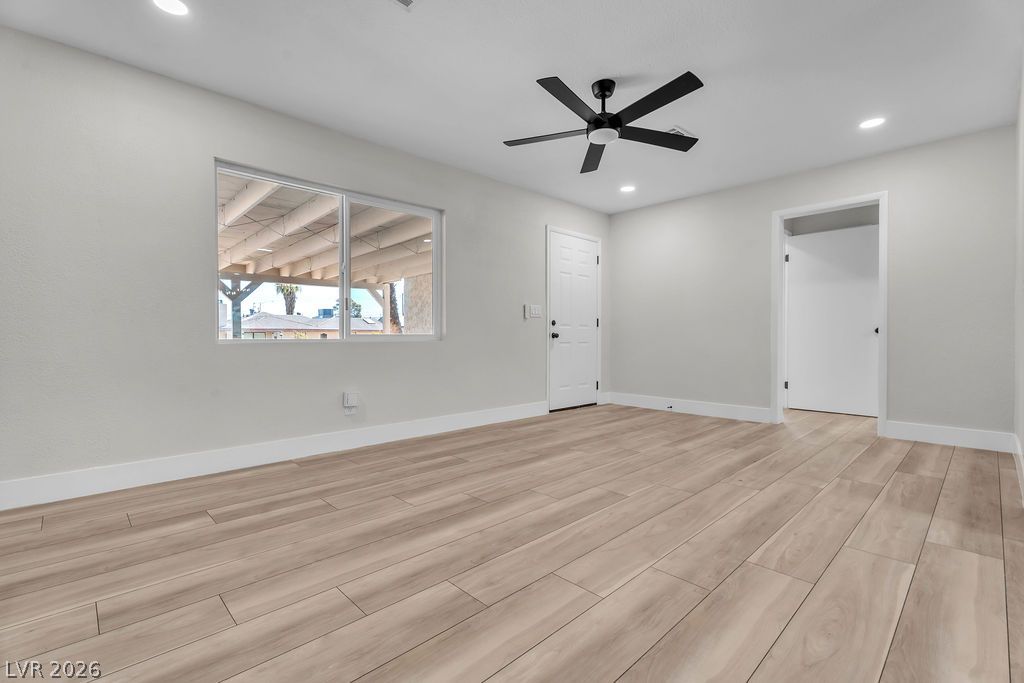 472 National Street Property Photo 19