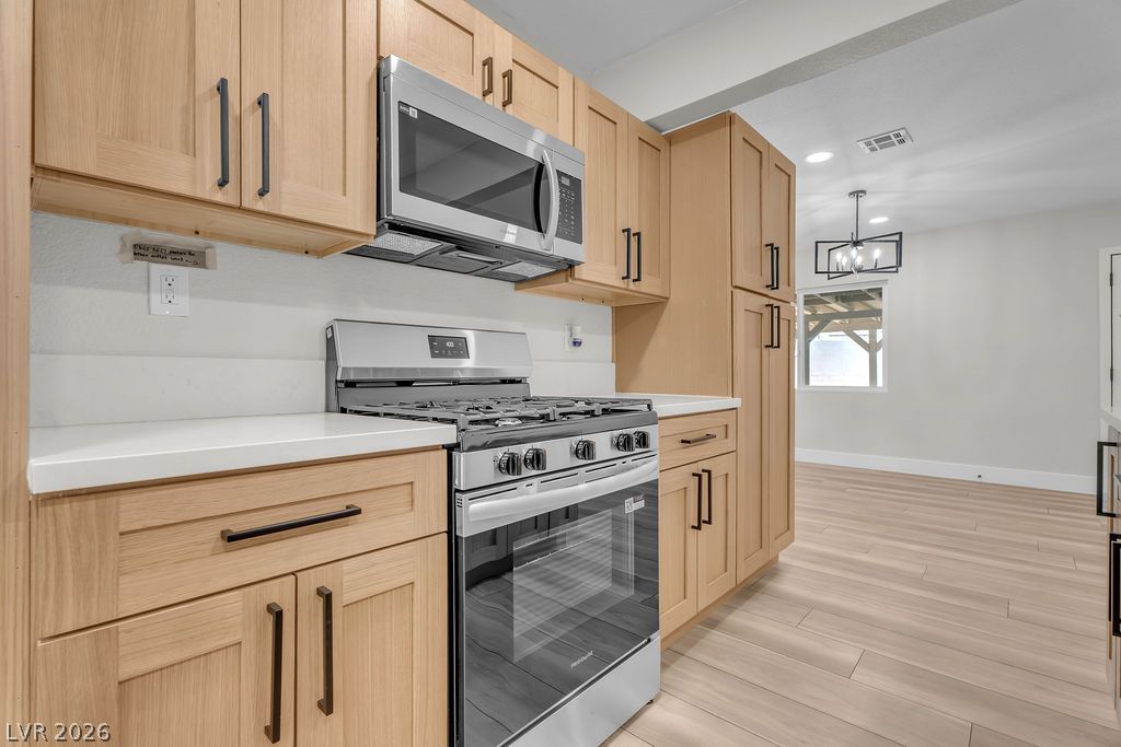 472 National Street Property Photo 21