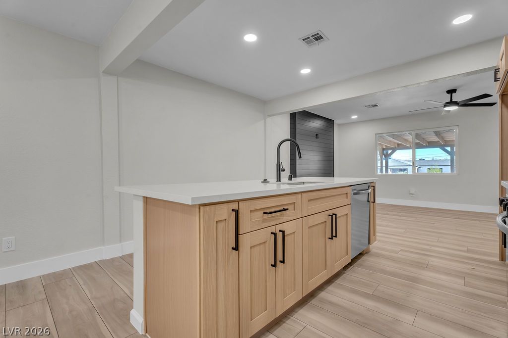 472 National Street Property Photo 22