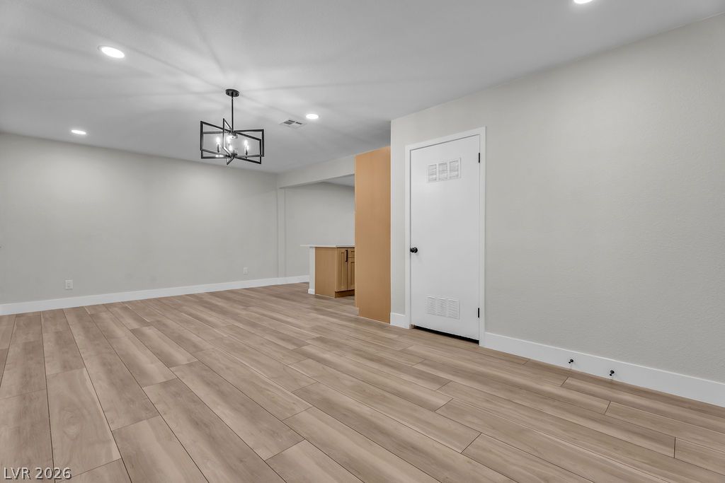 472 National Street Property Photo 27