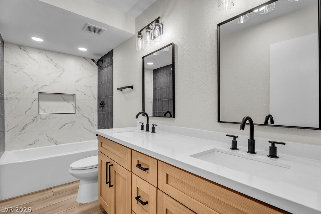 472 National Street Property Photo 35