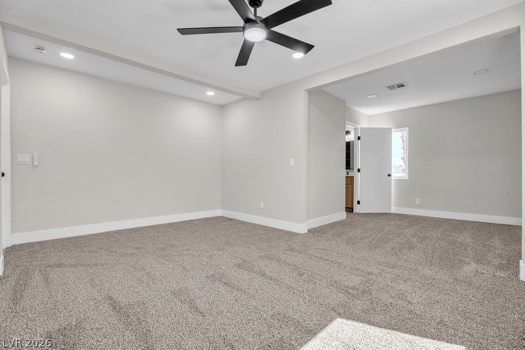 472 National Street Property Photo 44