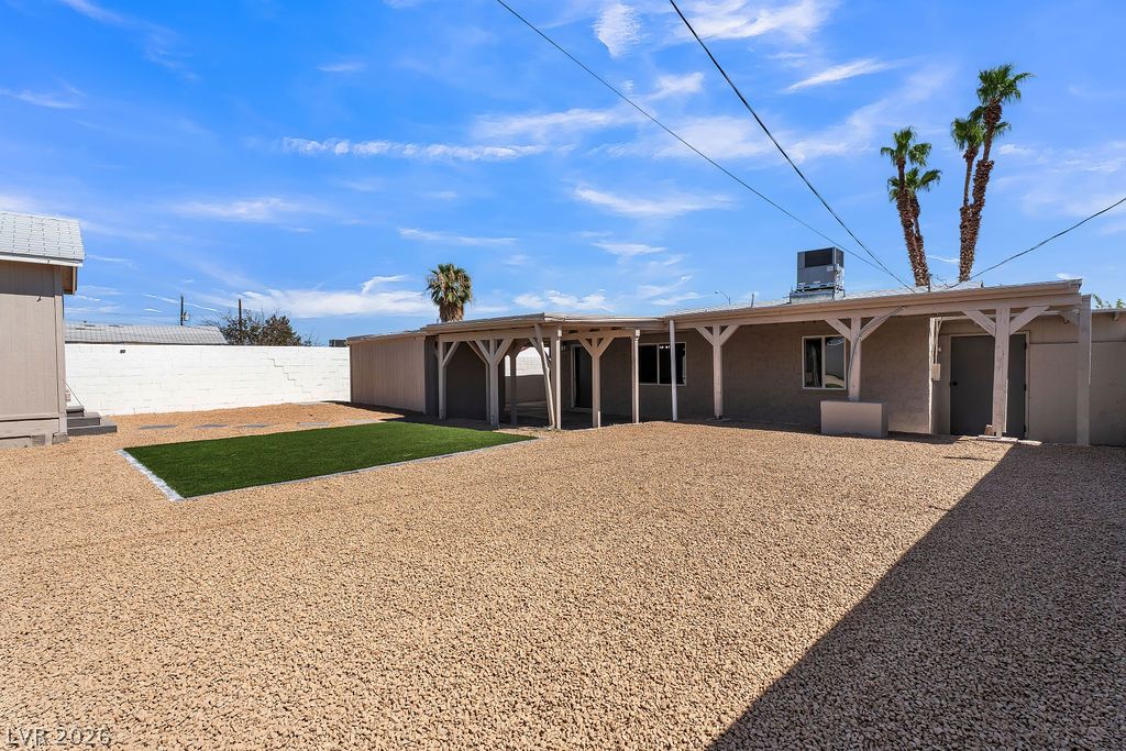472 National Street Property Photo 57