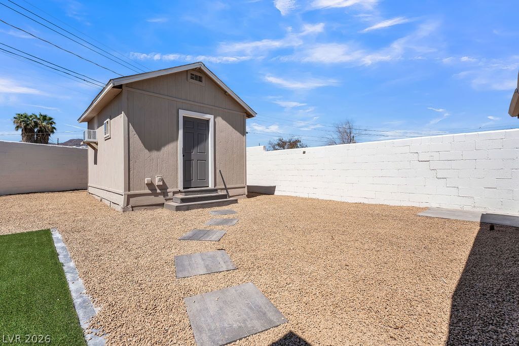 472 National Street Property Photo 58
