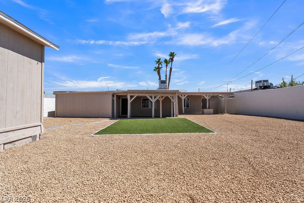 472 National Street Property Photo 66