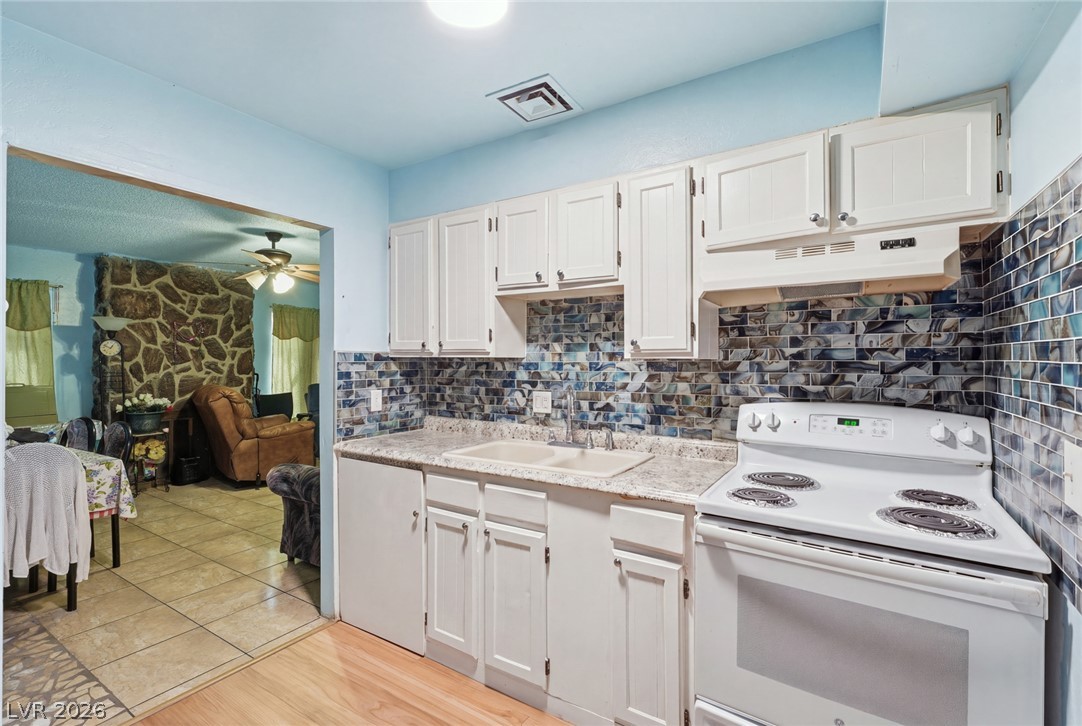 3978 Voxna Street Property Photo 3