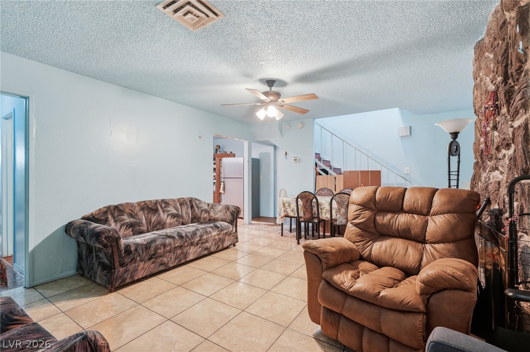 3978 Voxna Street Property Photo 4