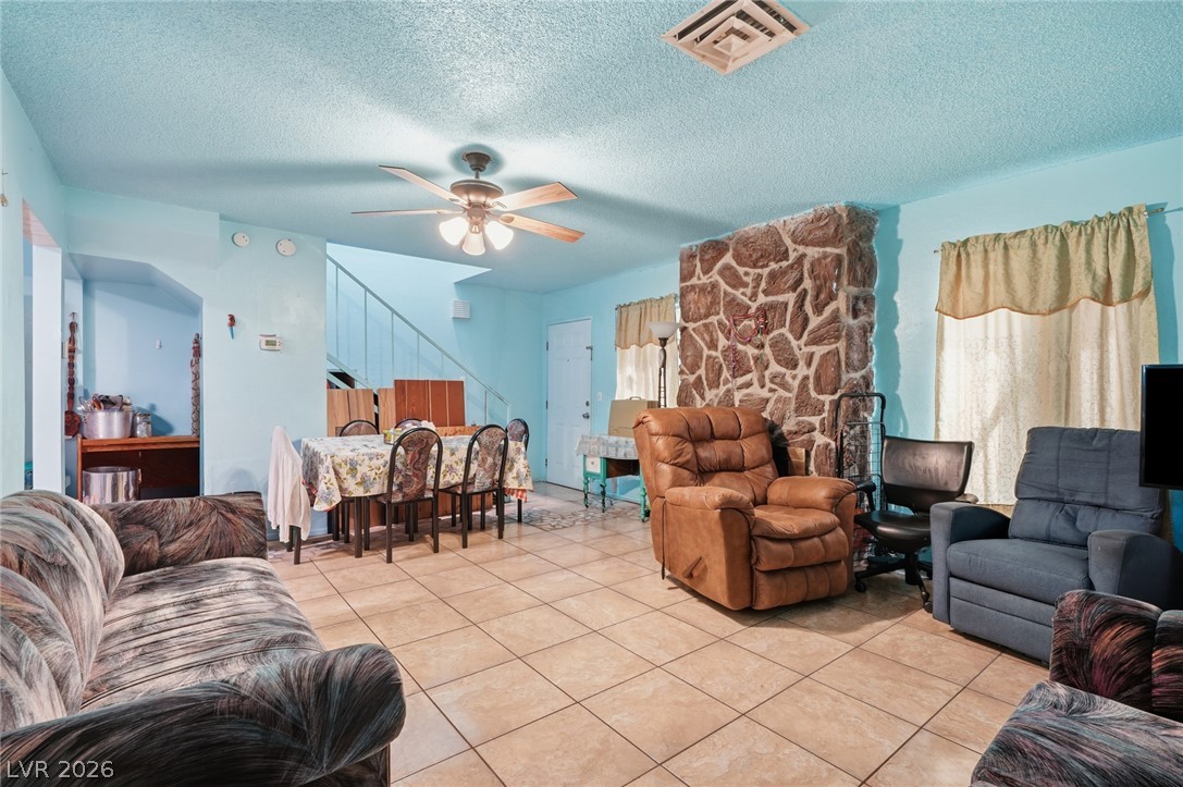 3978 Voxna Street Property Photo 5