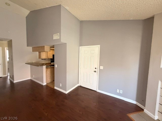 820 North Sloan Lane 203 Property Photo 4