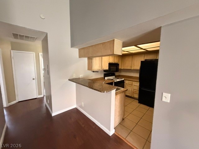 820 North Sloan Lane 203 Property Photo 6