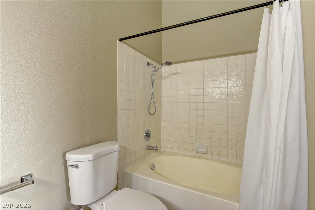 820 North Sloan Lane 203 Property Photo 14