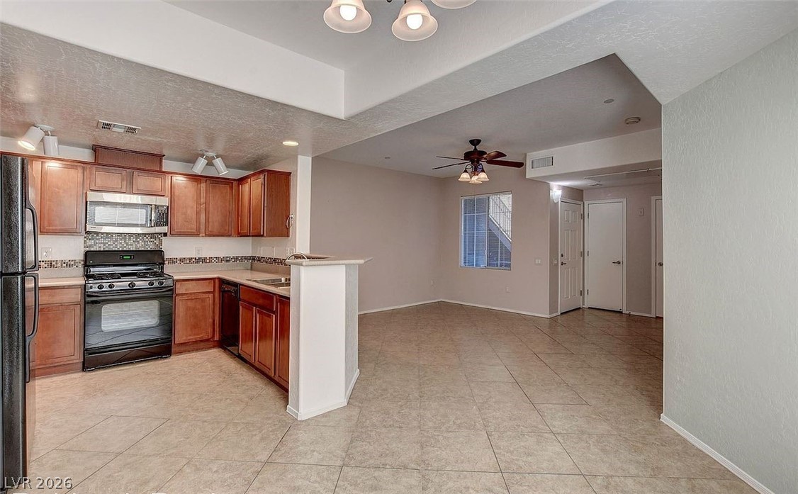 6868 Sky Pointe Drive 1030 Property Photo 6