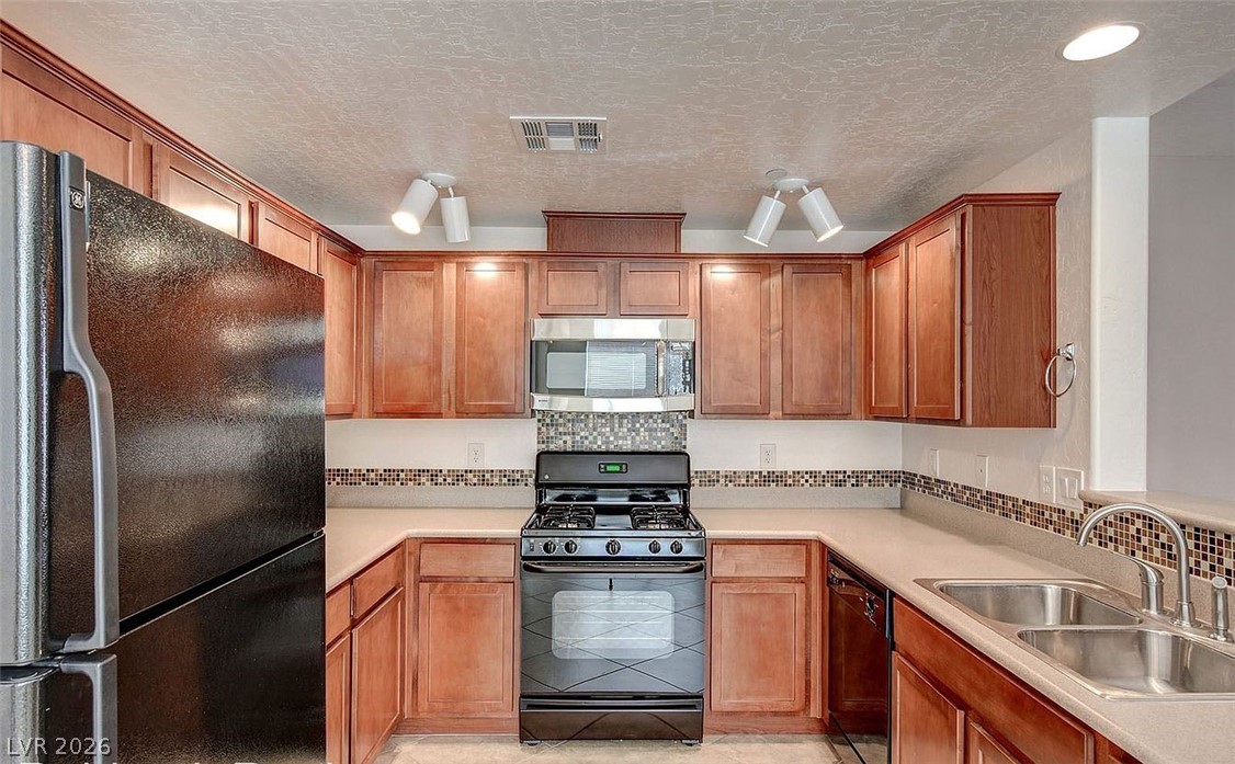 6868 Sky Pointe Drive 1030 Property Photo 7