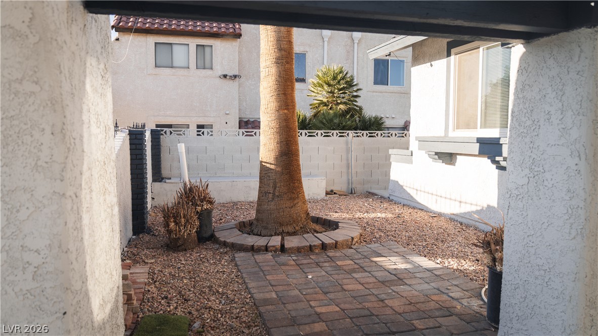 5134 Caliente Street Property Photo 13