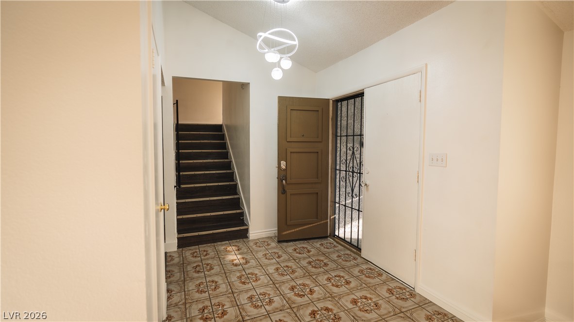5134 Caliente Street Property Photo 34
