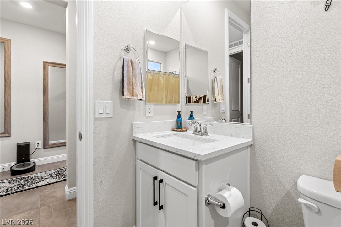 10934 Delparke Valley Avenue Property Photo 16