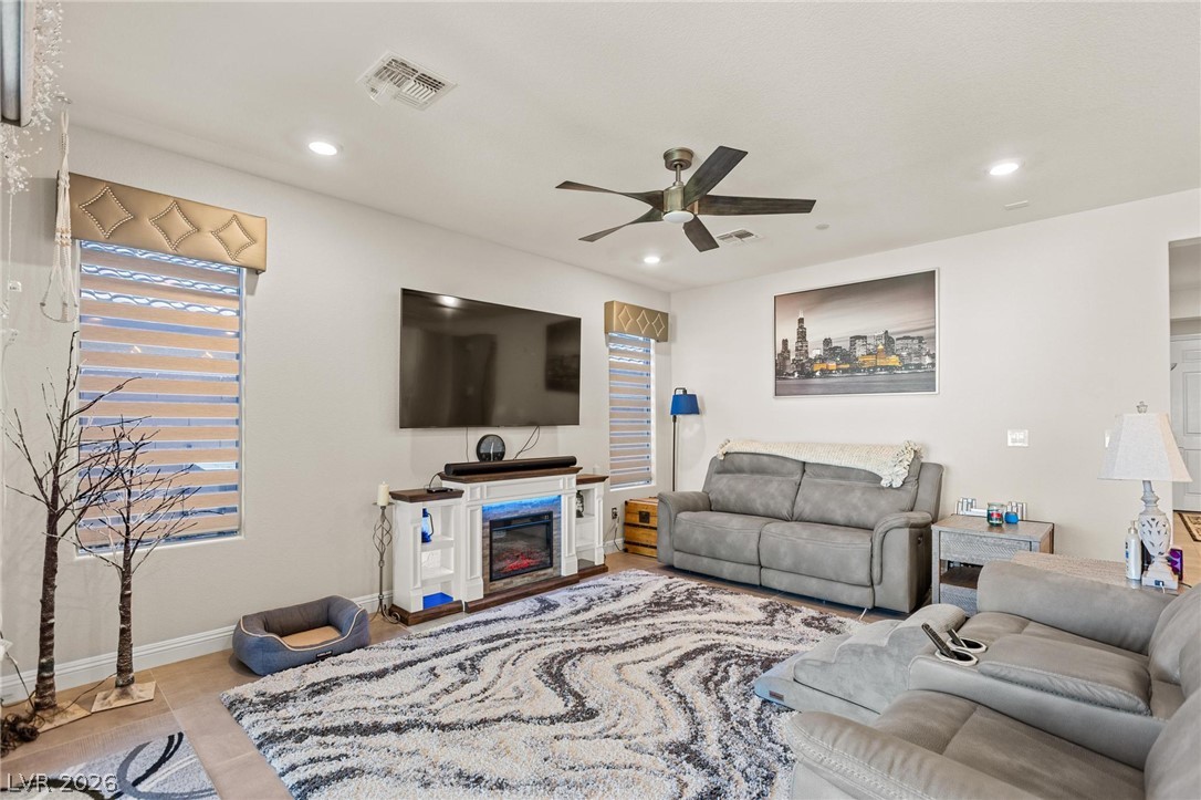 10934 Delparke Valley Avenue Property Photo 23