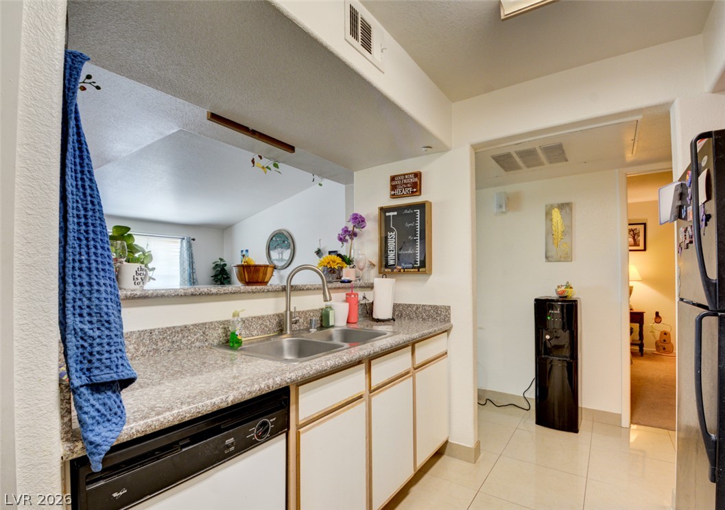 2300 East Silverado Ranch Boulevard 2111 Property Photo 22