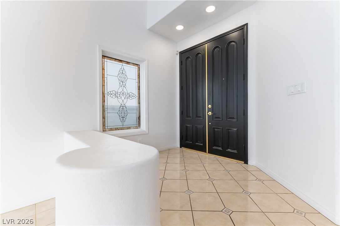 2208 Bay Hill Drive Property Photo 2