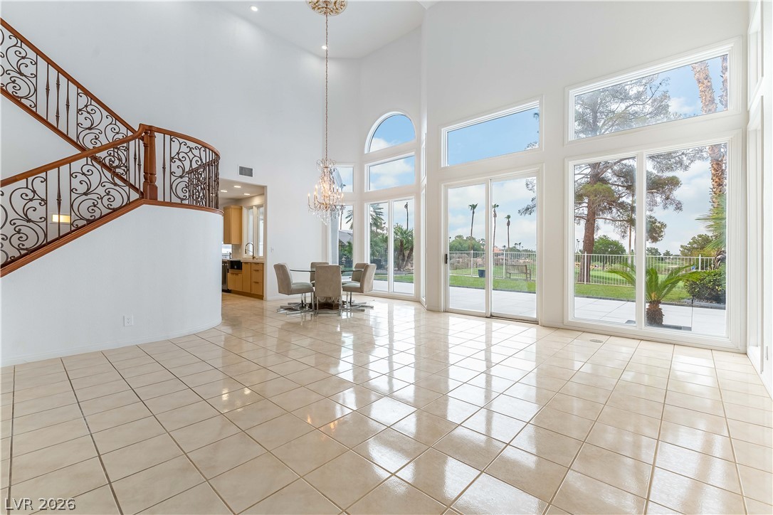 2208 Bay Hill Drive Property Photo 3
