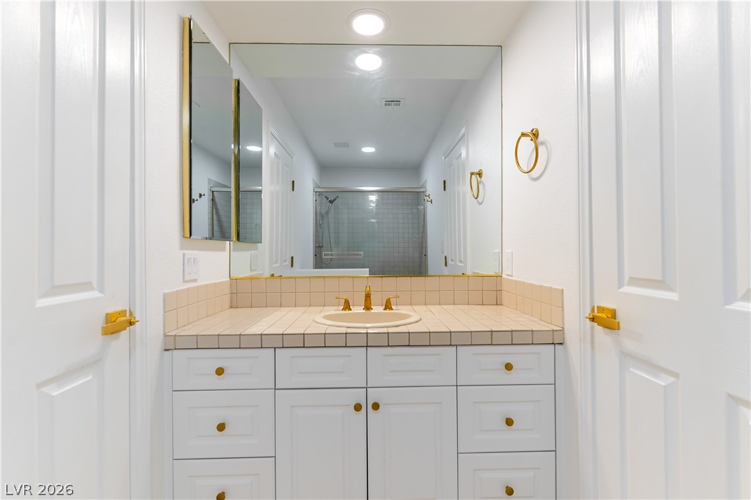 2208 Bay Hill Drive Property Photo 12