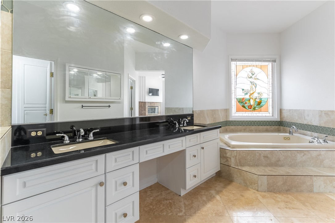 2208 Bay Hill Drive Property Photo 16