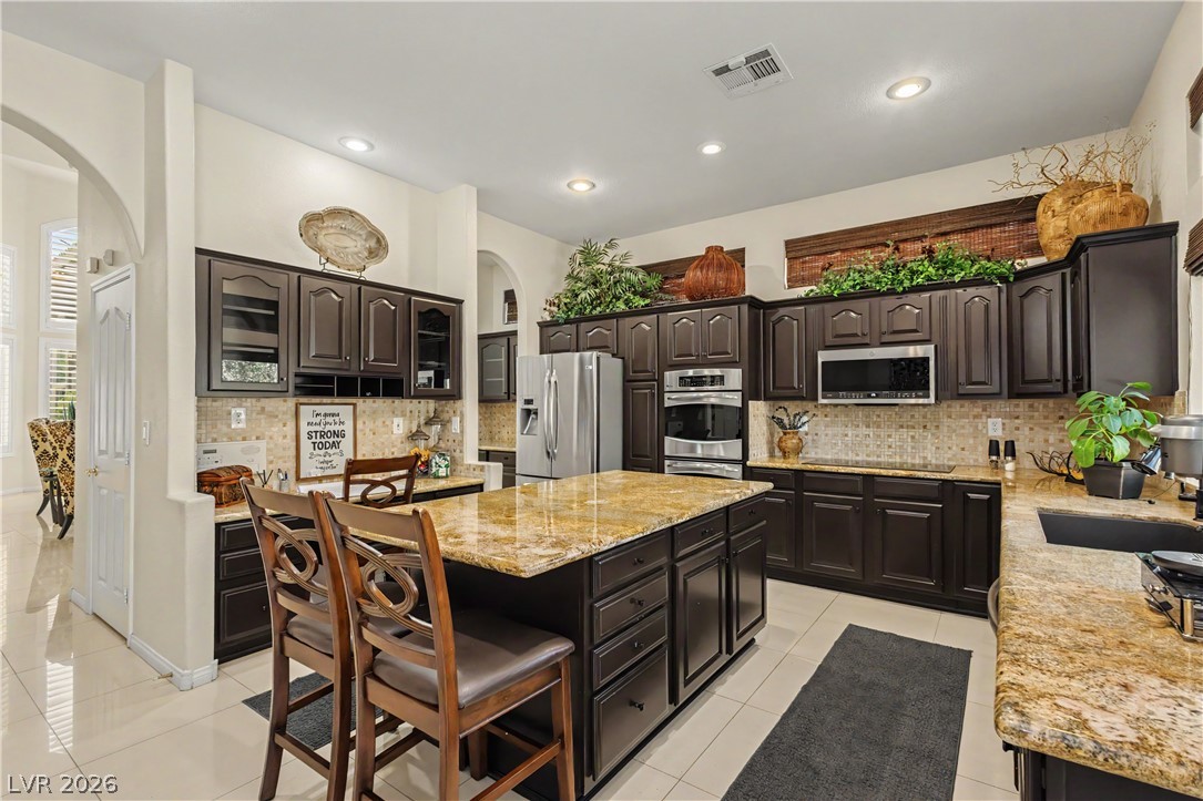 118 Serramonte Court Property Photo 3