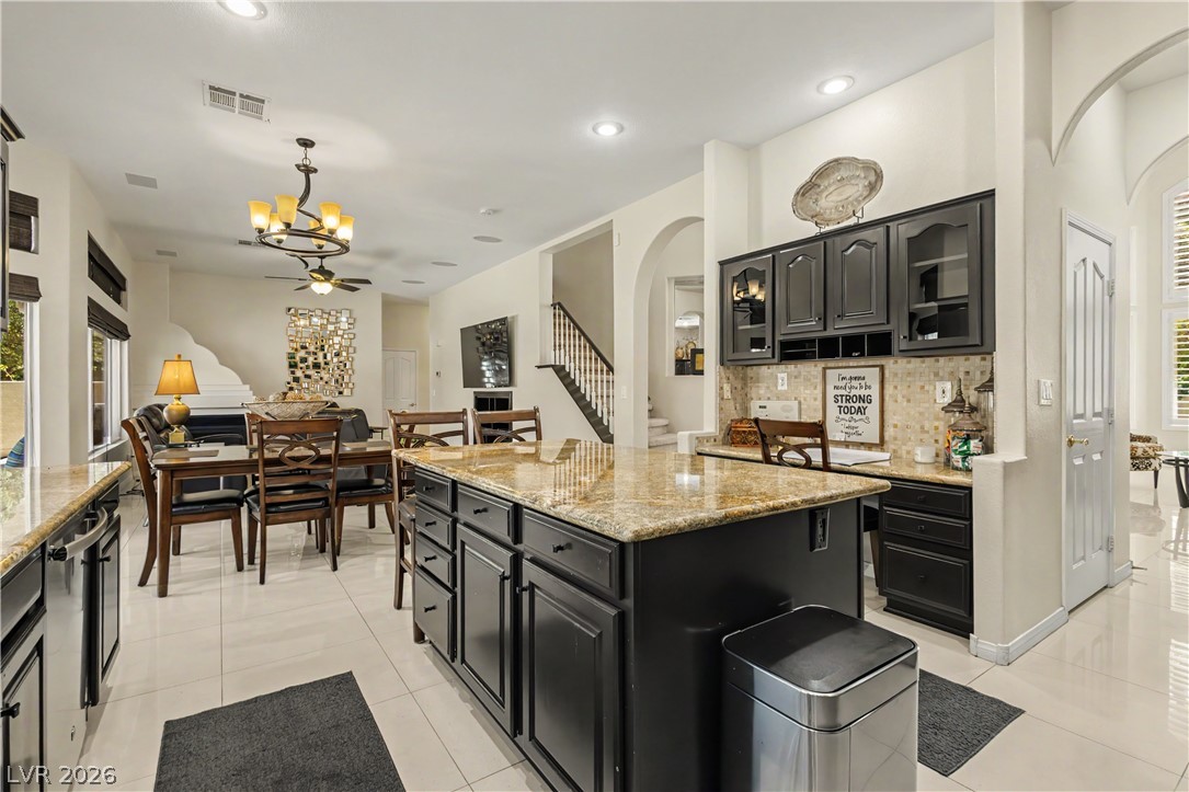118 Serramonte Court Property Photo 4
