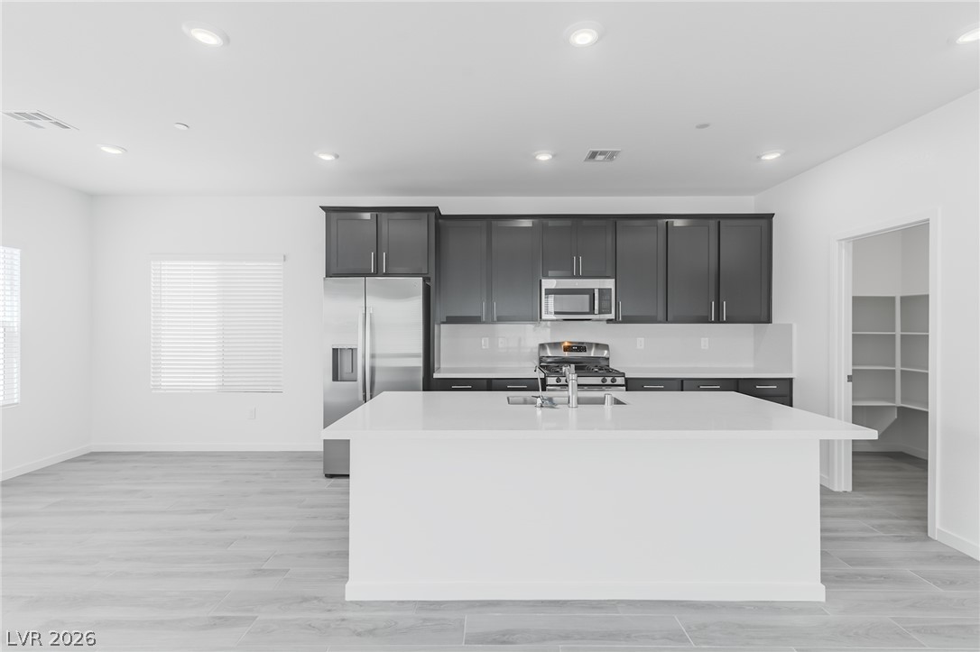 9927 Kimura Hills Avenue Property Photo 8