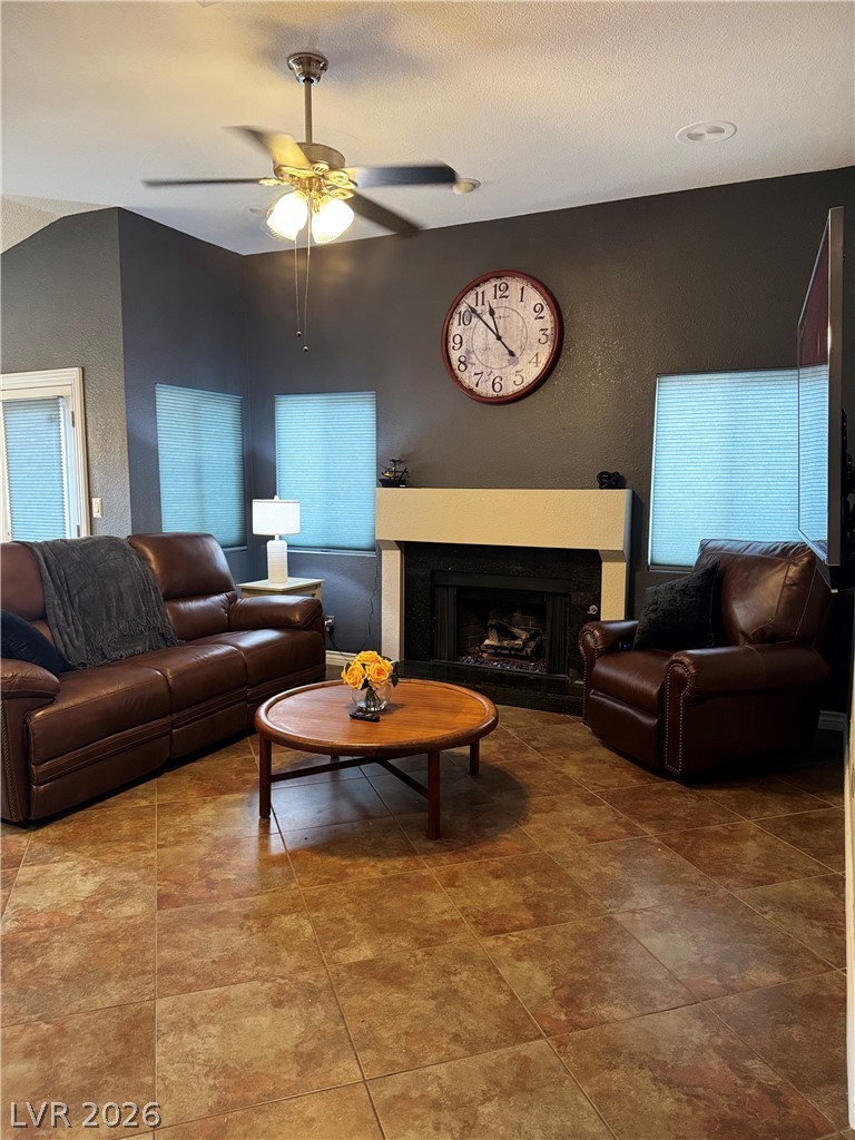 1715 Mesquite Court Property Photo 2