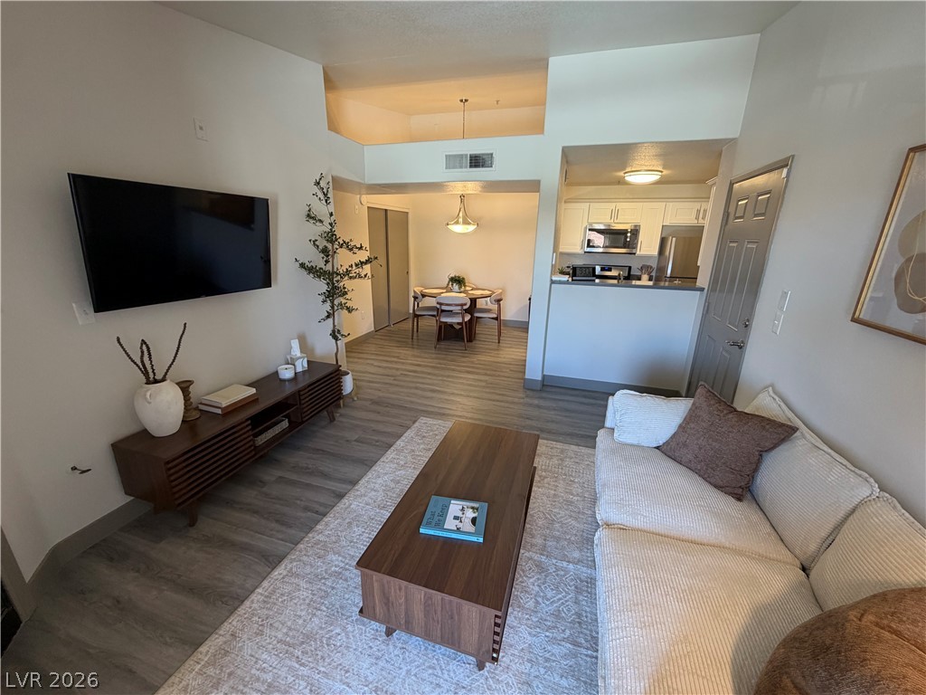 950 Seven Hills Drive 2021 Property Photo 4