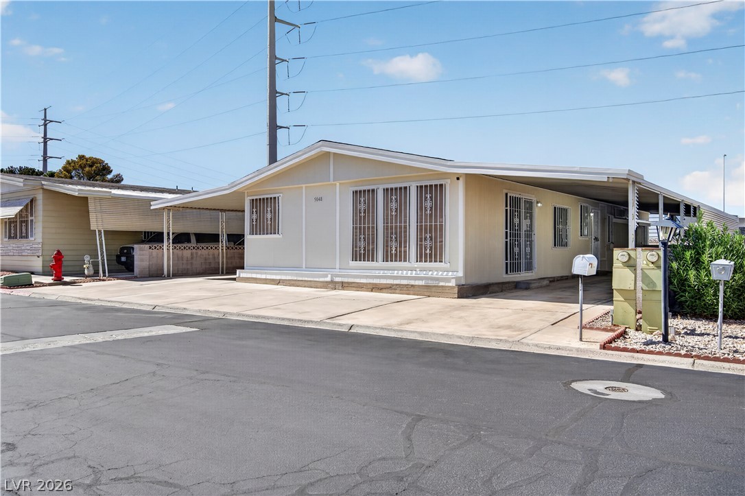 5048 Royal Avenue Property Photo 8